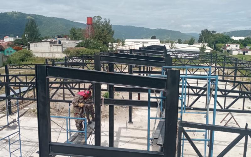 Cuerpo de Ingenieros del Ejército continua labores de construcción y ampliación del Hospital Regional de Huehuetenango.