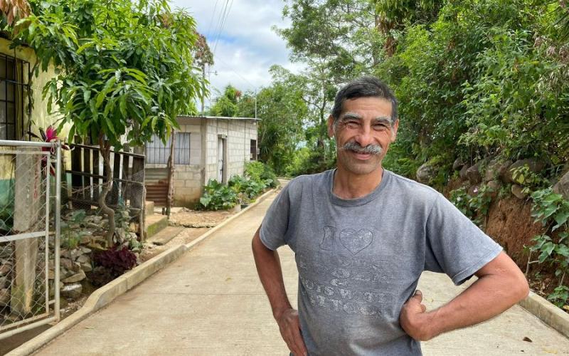 Usuario de mejoramiento de camino rural en Moyuta, Jutiapa