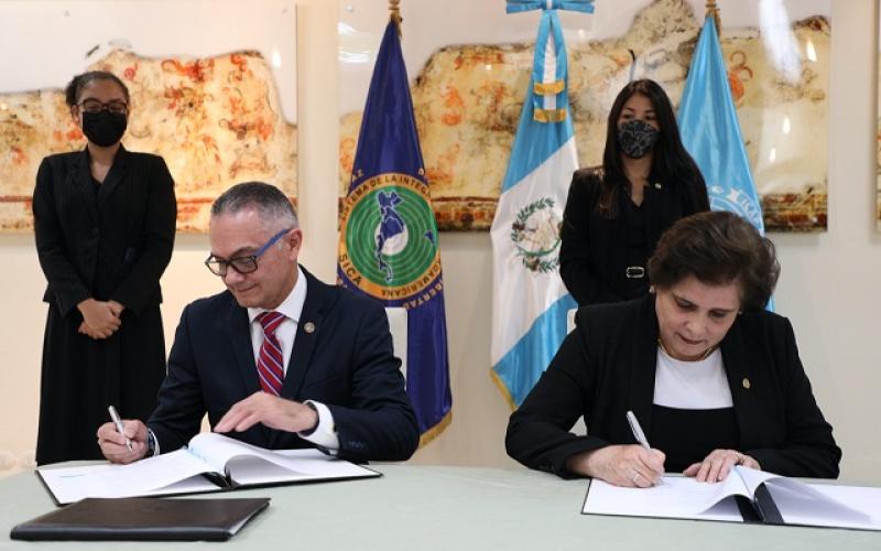 Minex e ICAP suscriben convenio para capacitar a diplomáticos guatemaltecos