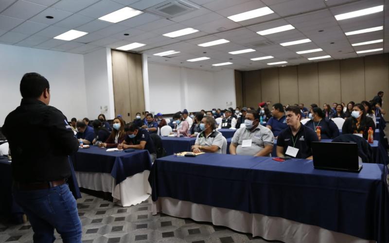 Mides capacita a su personal sobre Crecer Sano en Sololá