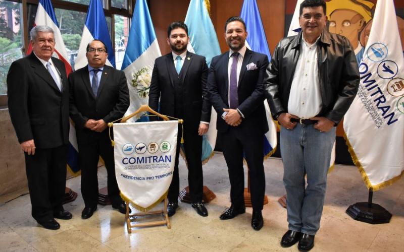 Director de Aeronáutica Civil P.A. Francis Argueta participó en la toma de posesión