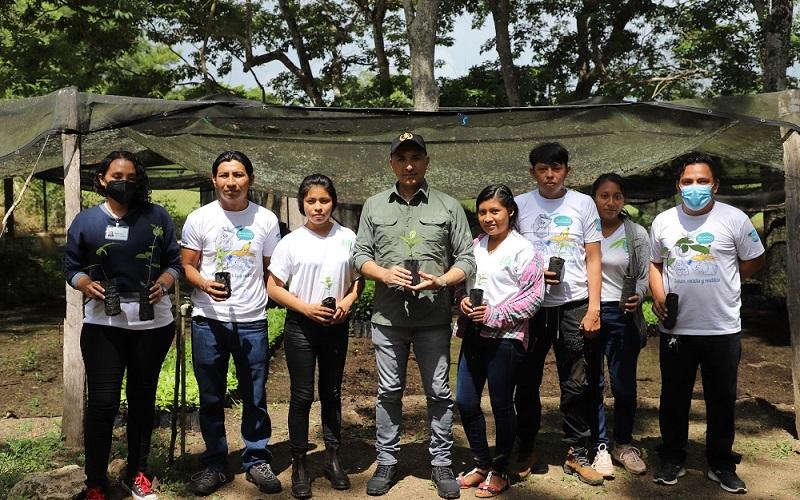 Ministro Mario Rojas verifica trabajo de la delegación del MARN y AMPI 