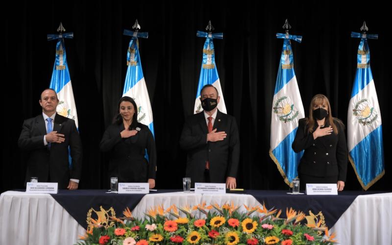 Presidente Alejandro Giammattei en toma de posesión del PDH