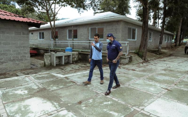 El secretario Francisco Molina supervisó la obra