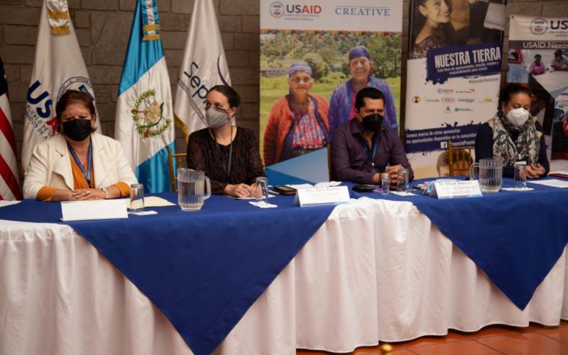 Lcda. Bertha Falla de la Unidad de la Gestión de la Cooperación. 