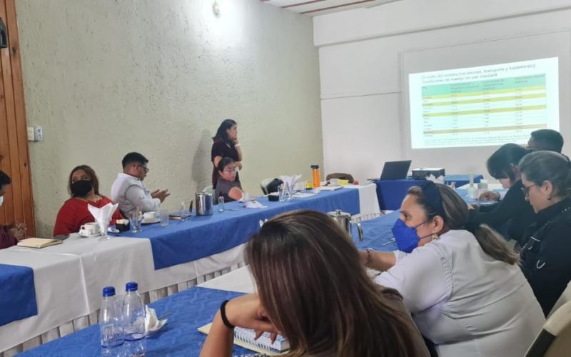 Municipios de la Mancoverapaz reciben planes de transición para el Reglamento 164-2021