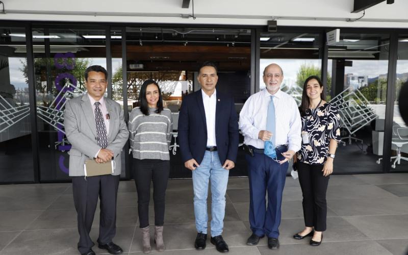 Ministro Mario Rojas visita la Universidad del Valle y reconoce los aportes al medioambiente