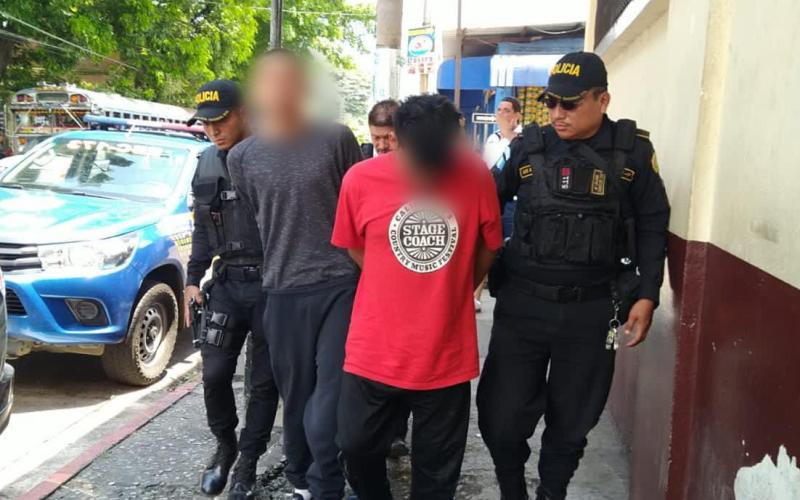 Extorsionistas capturados cuando recogían dinero