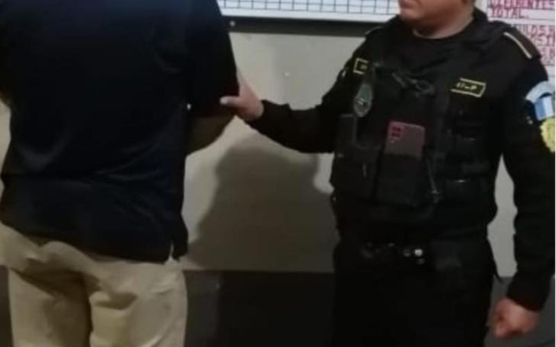 Diprona captura a persona por transporte ilícito de producto forestal