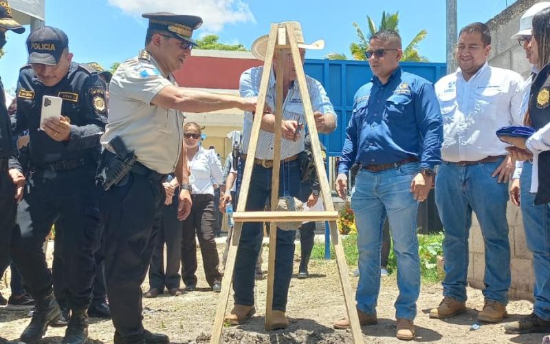 Inician trabajos de construcción de subestación policial en San Manuel Chaparrón