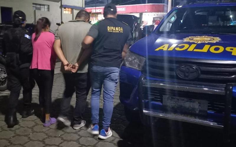 Presuntos extorsionistas capturados cuando recibían dinero