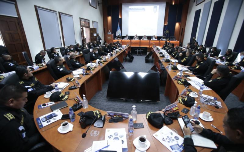 Mandos policiales reconocen respaldo de la cartera del Interior