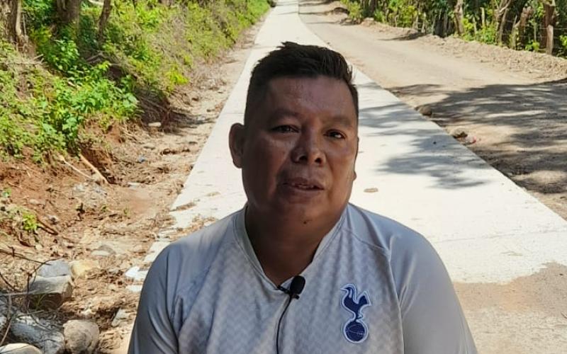 Usuario de mejoramiento de camino rural en San Juan Tecuaco, Santa Rosa