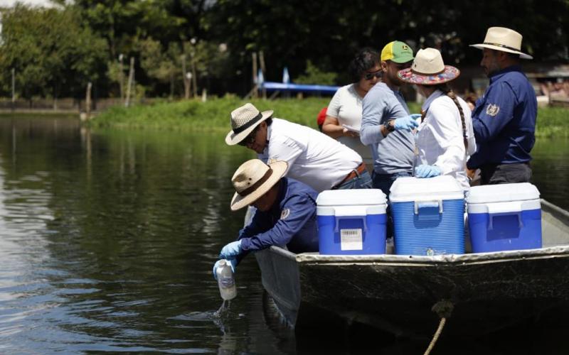 Recuperación ambiental de la Laguna Chichoj es un esfuerzo del MARN, gobierno local y comunidades