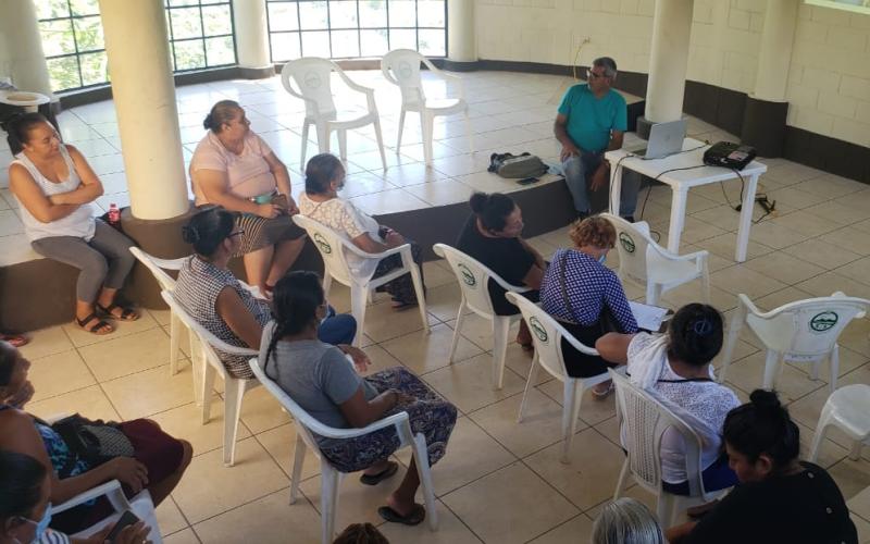 Capacitaciones familiares promueven el desarrollo social y ambiental