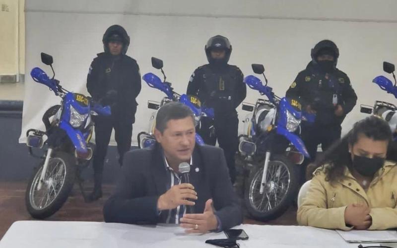 Entregan motocicletas para reforzar la seguridad en San Lucas, Sacatepéquez