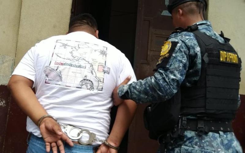 Capturan a un presunto coyote en ruta al Pacífico