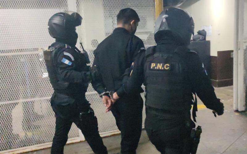 Supuesto supervisor de seguridad privada capturado por traslado de armamento