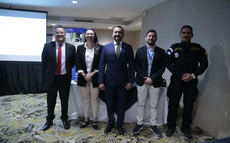 Capacitan a personal policial y de salud sobre manejo de sustancias químicas