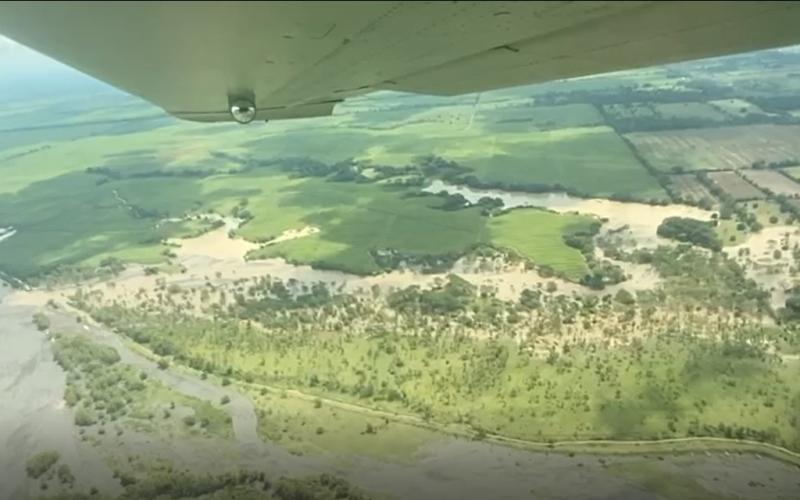 Ejército de Guatemala realiza vuelos de reconocimiento para monitorear ríos de la costa sur.