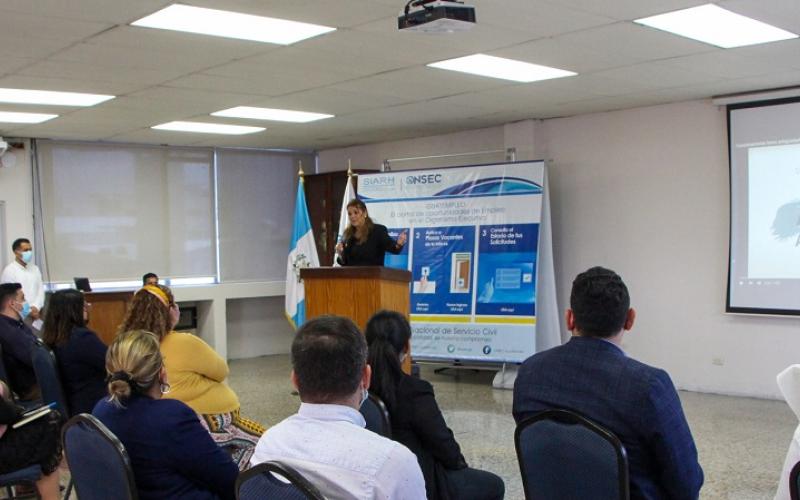 La Directora estuvo en el lanzamiento 