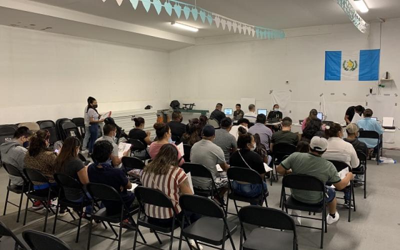 Consulados Móviles de Guatemala en EE. UU. atendieron en agosto a más de 3,900 connacionales 
