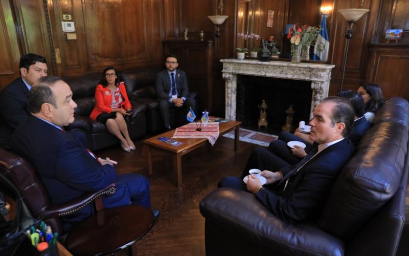 Presidente Dr. Alejadro Giammattei 