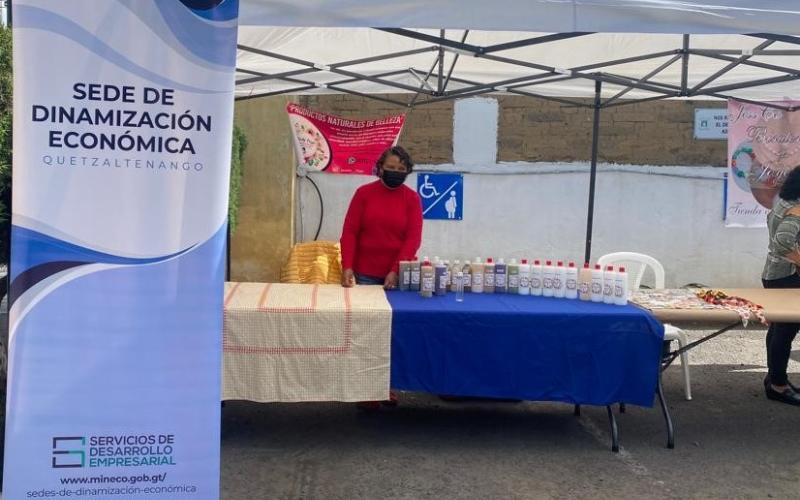 foto de stand de exposición de productos artesanales