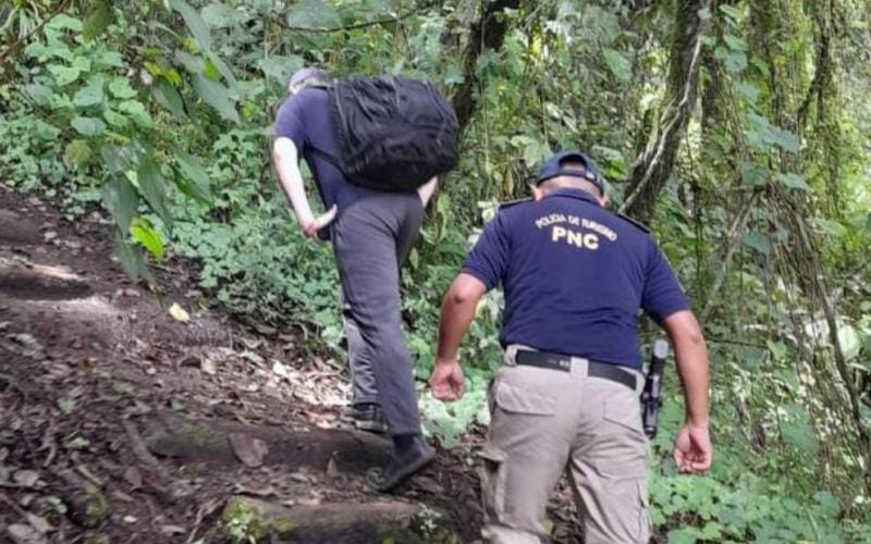 Disetur brinda protección en ascensos a volcanes en Sololá