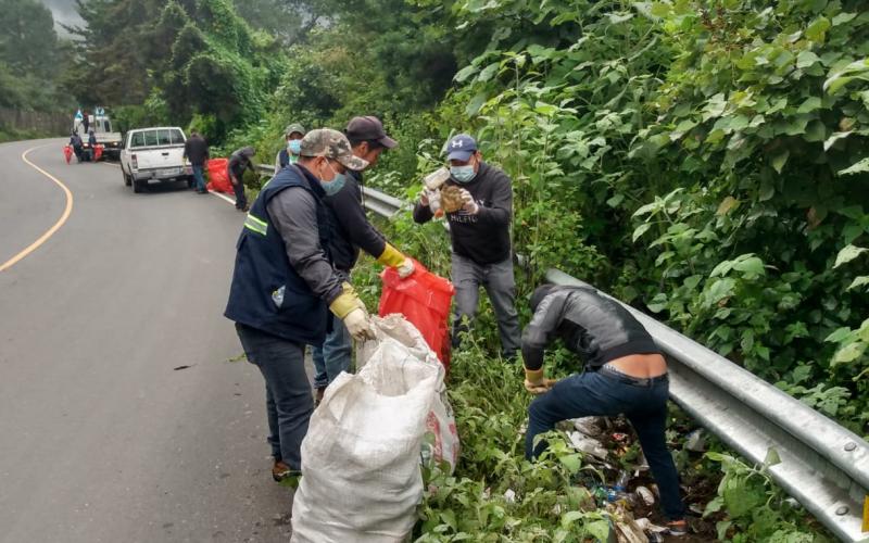 Saneamiento ambiental en Patzún es parte de “Hacé tu parte, no más basura”