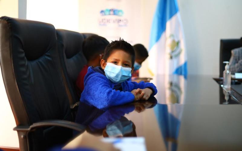 UDEVIPO entregó testimonios de escrituras públicas a menores de edad.