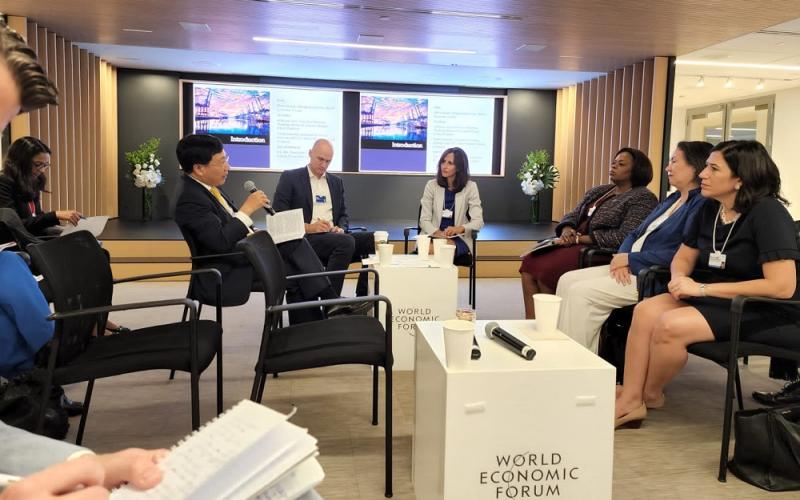 El Ministro de Economía Dr.  Janio Rosales está  entre los conferencistas del foro. 