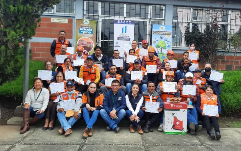 Empleados municipales de San Marcos aprenden sobre el Reglamento 164-2021