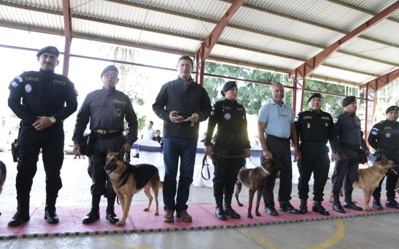 Guatemala se refuerza con agentes K-9 para el combate al crimen organizado y  narcotráfico