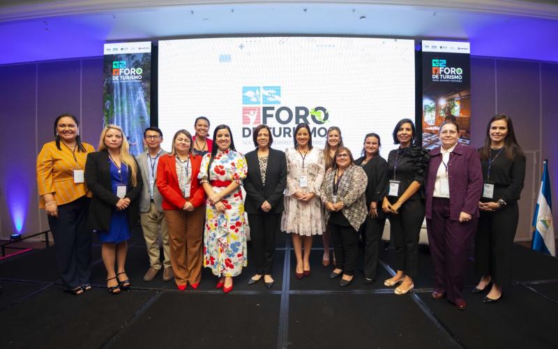AUTORIDADES PRESENTES EN EL FORO DE TURISMO SOCIAL, SOLIDARIO Y SOSTENIBLE