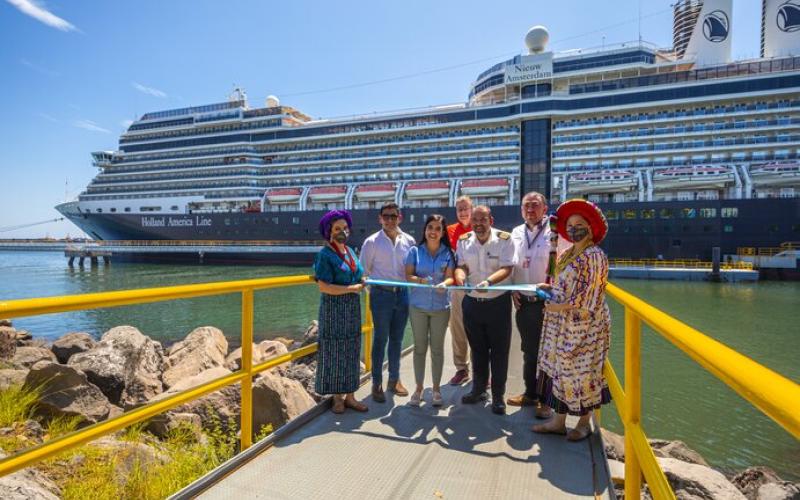 Foto oficial de corte de cinta 