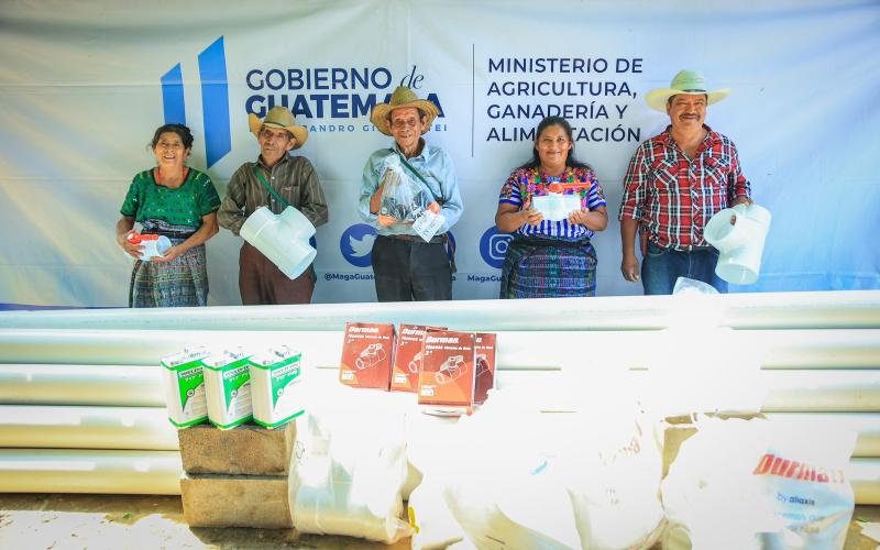 MAGA entrega materiales para restaurar sistemas artesanales de riego