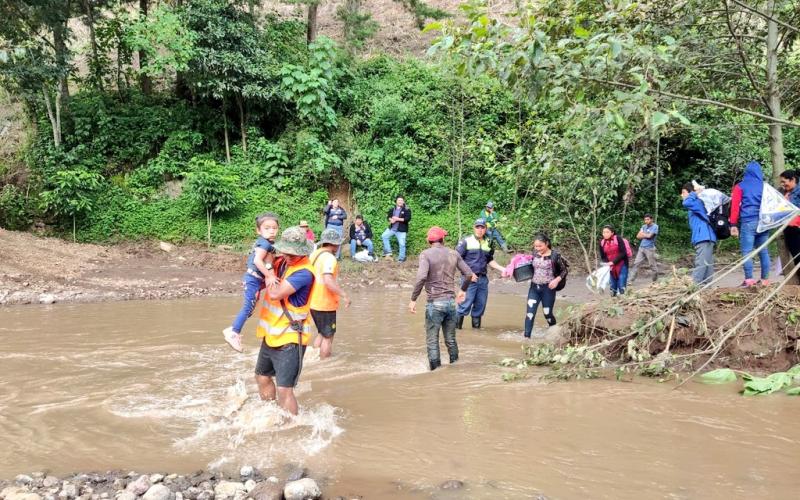 Ejército de Guatemala apoya en emergencias provocadas por lluvias en el departamento de Guatemala