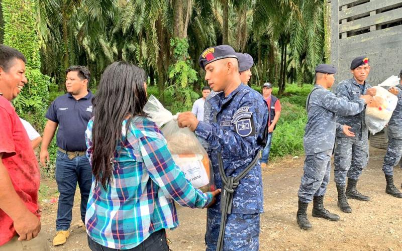 Ejército de Guatemala ha apoyado la entrega de más de 400 mil libras de ayuda humanitaria a afectados por ciclón tropical