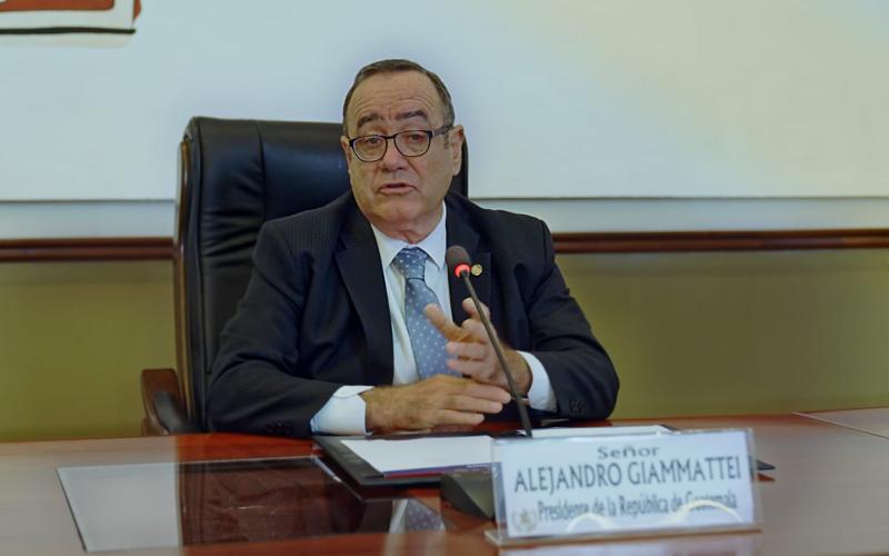 En Consulta con el Dr. Giammattei