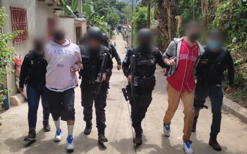 Capturan a cinco personas por muertes violentas a mujeres 