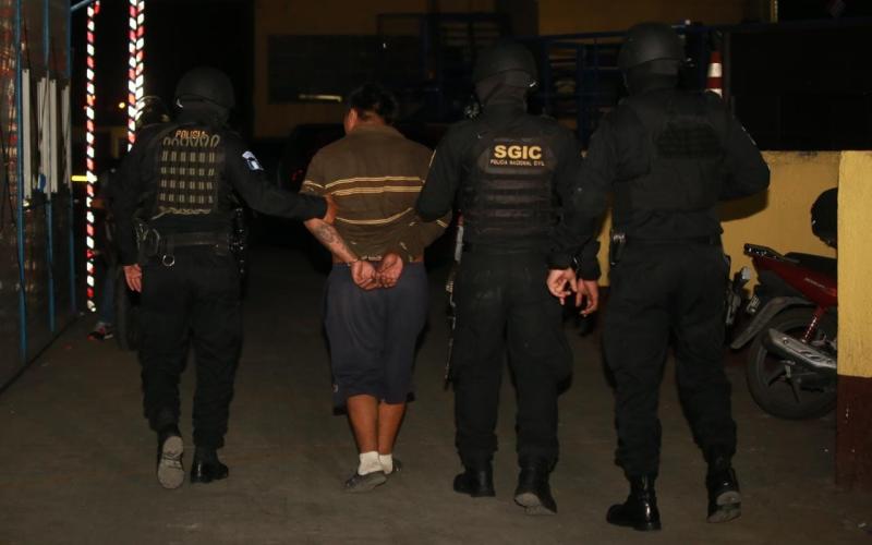 Investigadores detienen a pandillero por asesinato