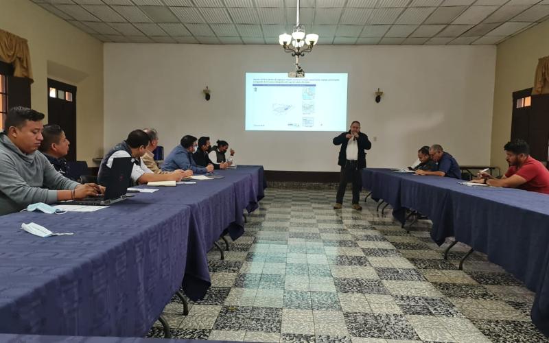 Analizan situación ambiental del Lago de Izabal y Río Dulce