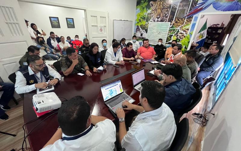 Personal de Mides participa en la activacióndel COE en Petén