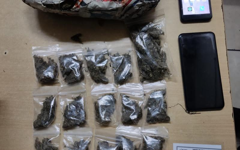 Dos personas detenidas con marihuana