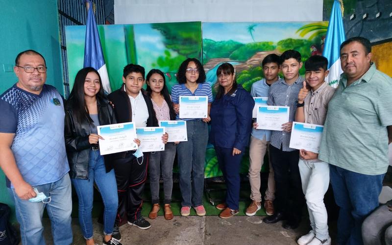 MARN certifica a 102 nuevos Guardianes Ecológicos en Villa Nueva 