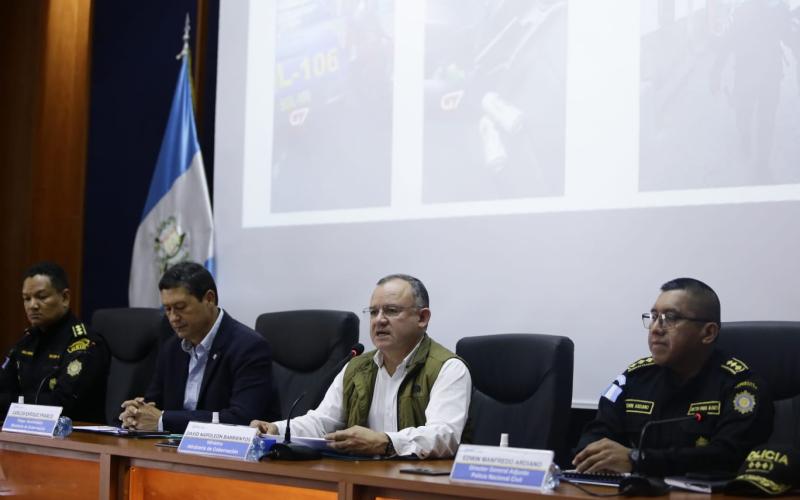 Ministro Barrientos informa sobre capturas por trata y tráfico ilegal de personas