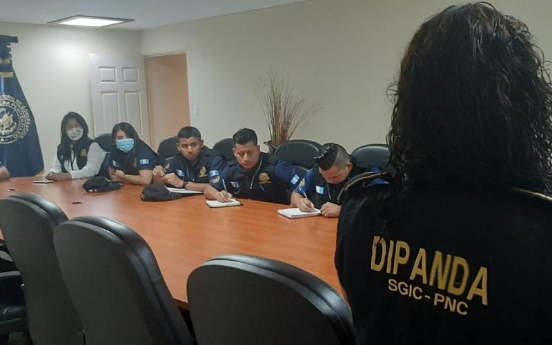 Recolectores de información policial se capacitan en técnicas de entrevistas