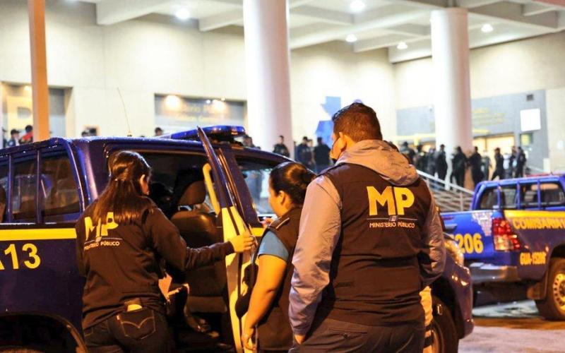 Investigadores ejecutan allanamientos contra extorsionistas