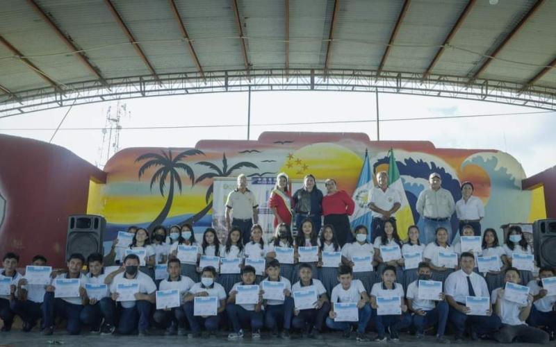 Certifican para proteger el ambiente a 139 Guardianes Ecológicos en San Marcos